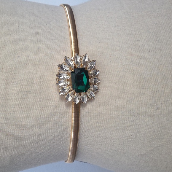 Thin Gold Stretchy Belt with Green Gemstone Buckle - Picture 3 of 6